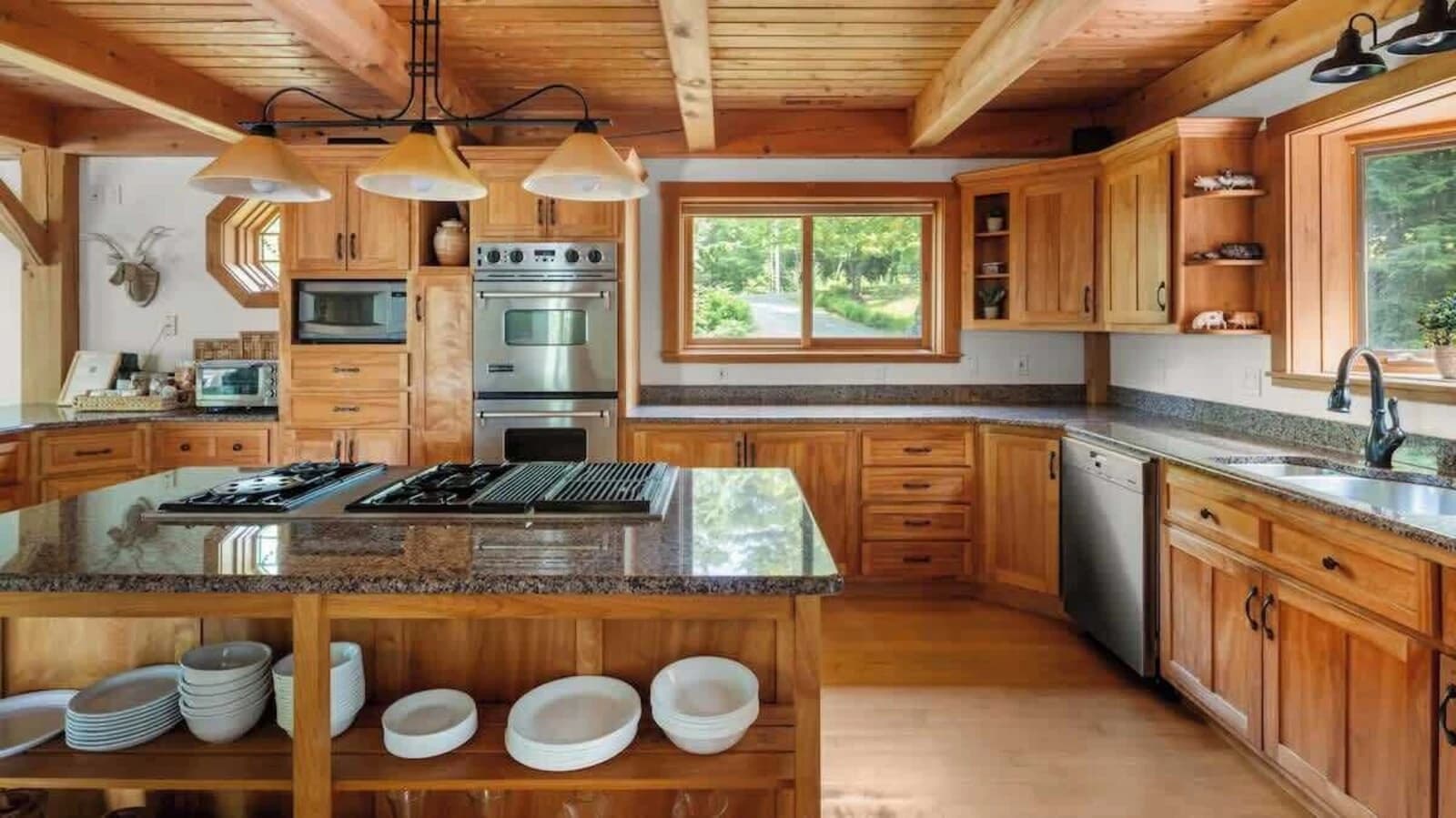 Mountain Pines kitchen